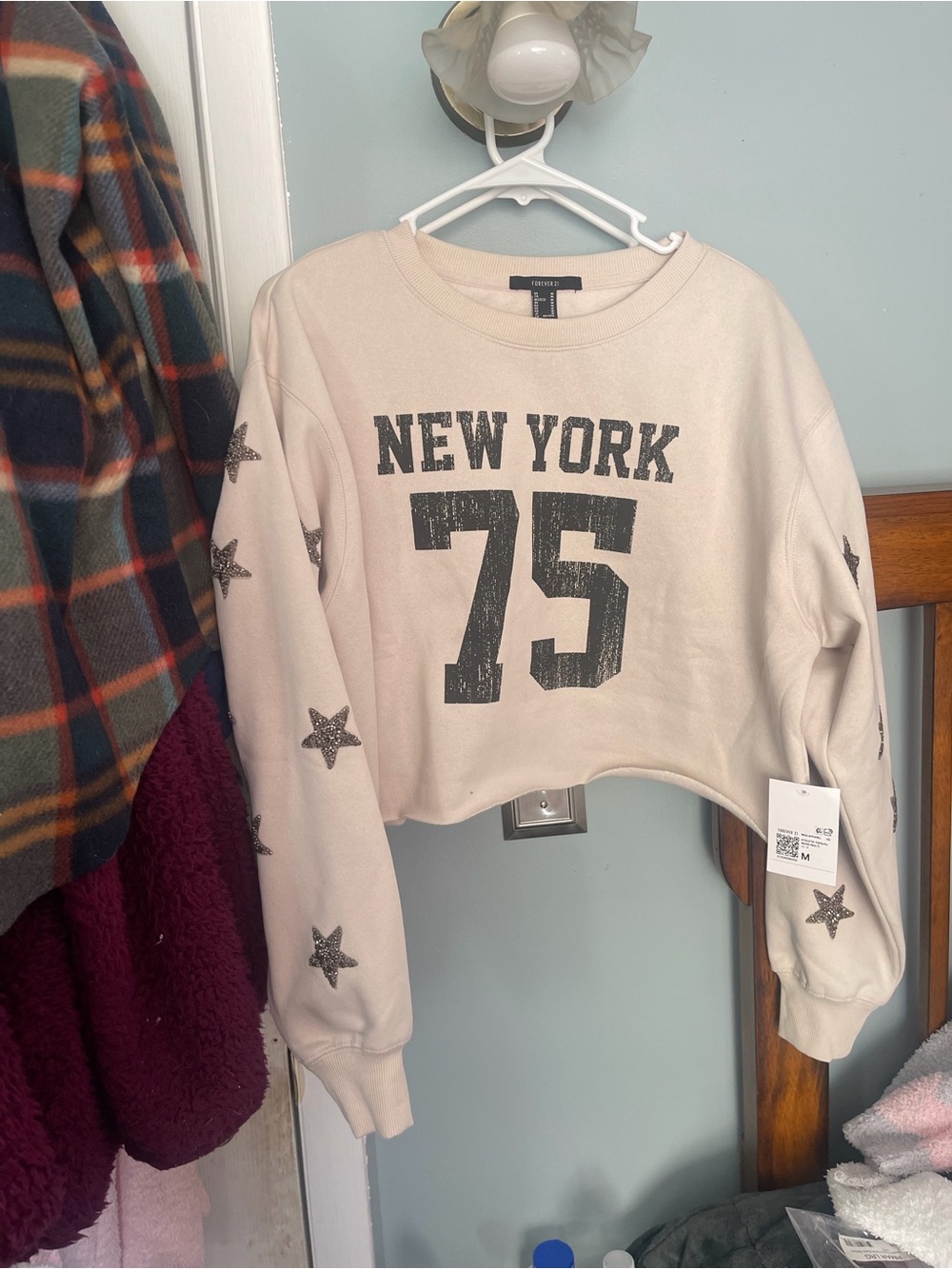 Forever 21 New York 75 Star Sleeve Cropped Sweater - Cream